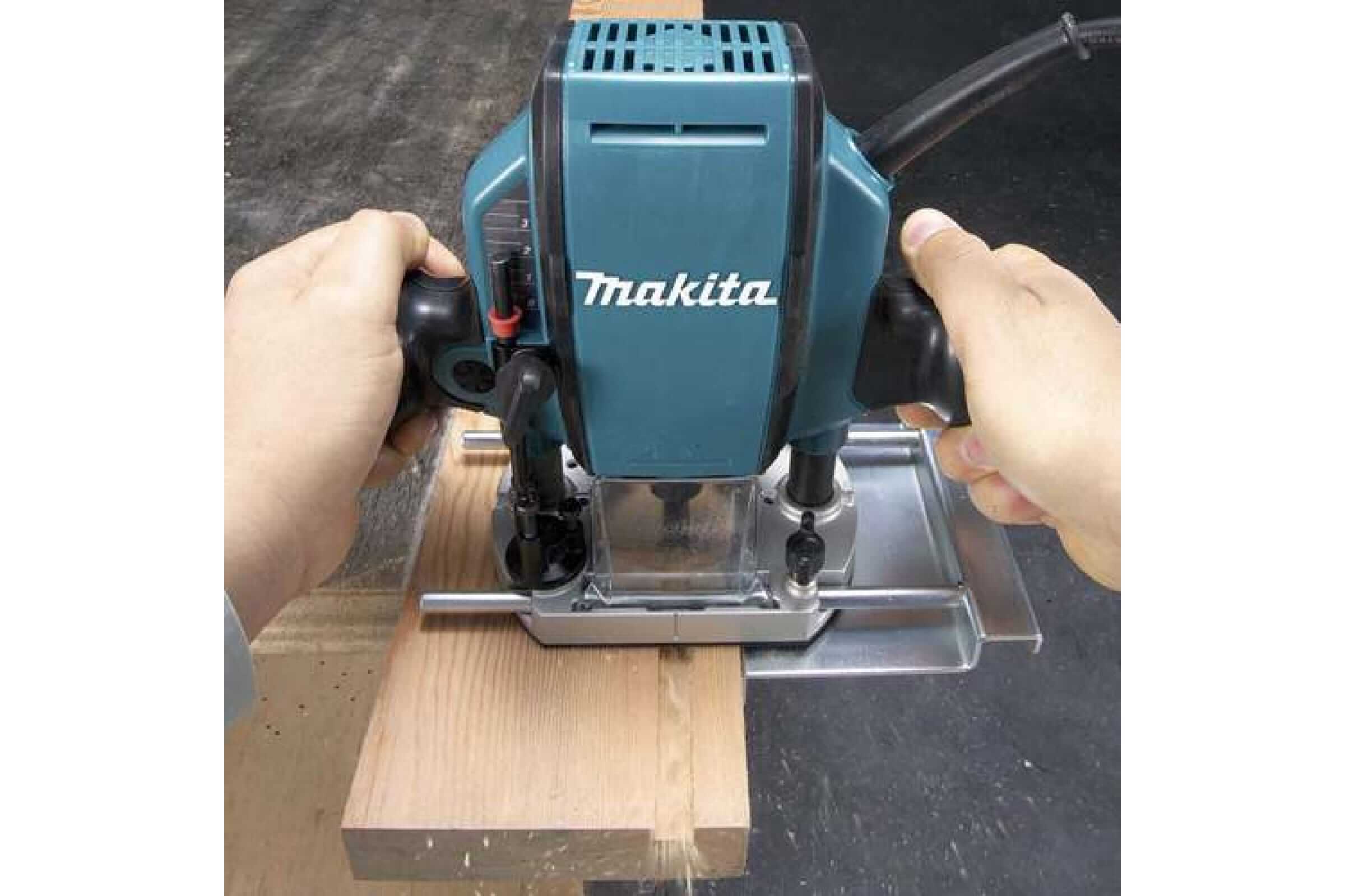 Фрезер MAKITA RP0900