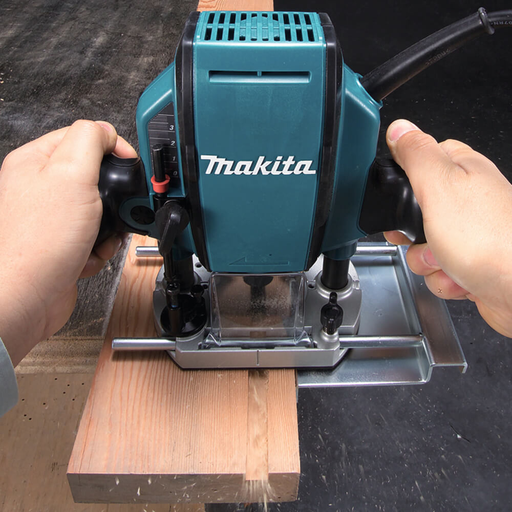 Фрезер MAKITA RP0900